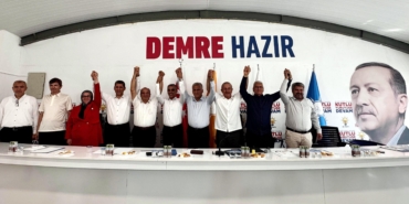 Demre’de iki isim AK Parti’ye katıldı