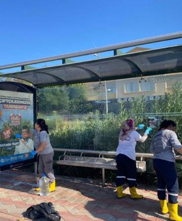 Otobüs duraklarında temizlik
