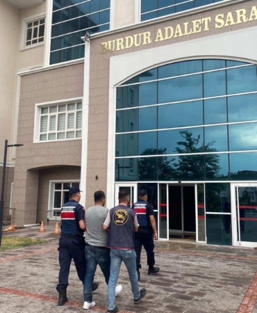 Aranan 25 kişi yakalanıp, tutuklandı