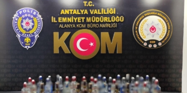 Antalya’da kaçakçılık ve rüşvet operasyonları