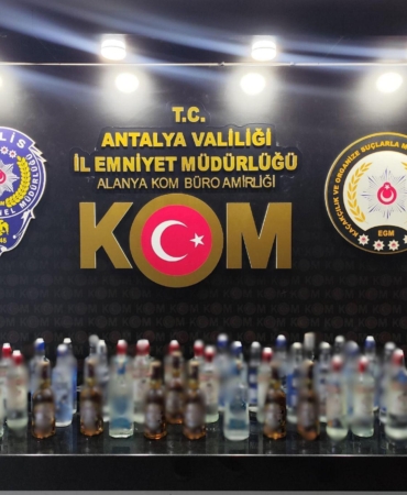 Antalya’da kaçakçılık ve rüşvet operasyonları