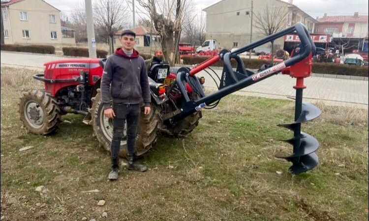 Otomobille çarpışan traktörün sürücüsü öldü