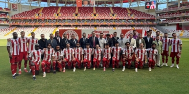 Antalyaspor, 2025-2026 sezonu oyuncularını tanıttı