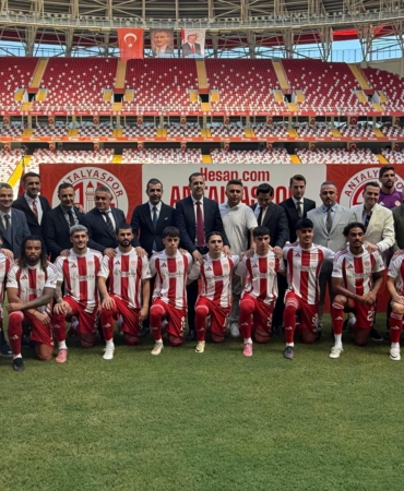 Antalyaspor, 2025-2026 sezonu oyuncularını tanıttı