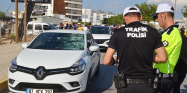 Otomobilin çarptığı baba- oğul yaralandı