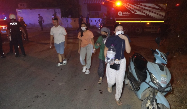 Antalya’daki sazlık yangını 2,5 saatte söndürüldü