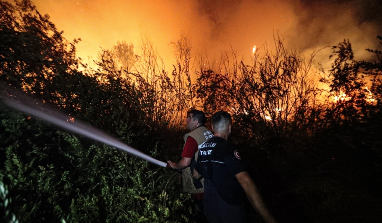 Büyükşehir İtfaiyesi’nden yangınlara hızlı ve etkin müdahale
