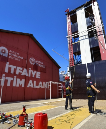 İtfaiye adayları zorlu parkurlarda ter döküyor