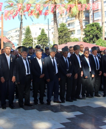 Gazi törende baygınlık geçirdi