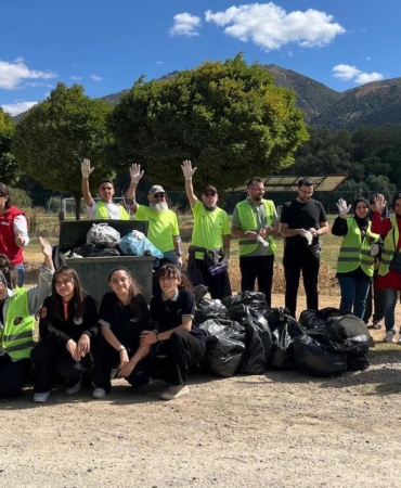 Dünya Temizlik Günü’nde, çevre temizliği yapıldı