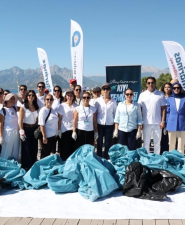 Konyaaltı’nda sahil temizliği yapıldı