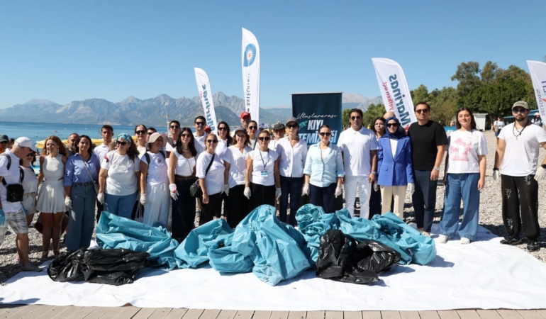 Konyaaltı’nda sahil temizliği yapıldı
