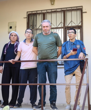 Engelli çocukları için ev yaptırmak isterken birikimini de kaybetti