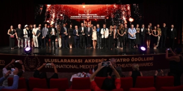 Kepez’in Uluslarası Akdeniz Tiyatro Ödülleri ilk kez sahiplerini buldu