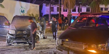Tur minibüsleri çarpıştı: 5 yaralı