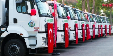 Serik Belediyesi’nde 10 yeni çöp kamyonu