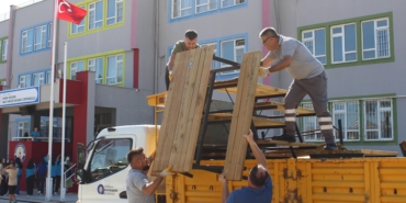 Büyükşehir’den bank ve piknik masası desteği