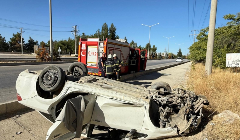 Takla atan otomobilin sürücüsü yaralandı
