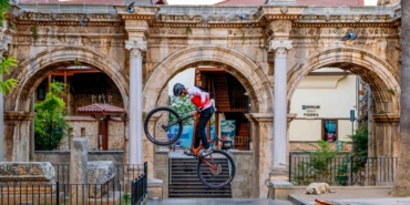 Tarihin dar sokaklarında pedal sesleri