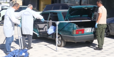 Park halindeki aracın arka koltuğunda ölü bulundu