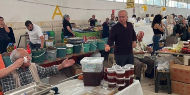 Bal satıcıları kavgada yaralandı