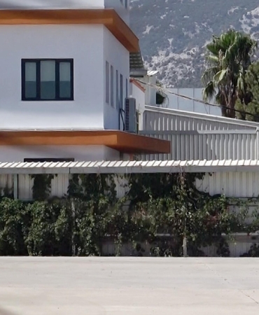 Ayrıldığı fabrikayı bastı, 1 işçiyi yaraladı