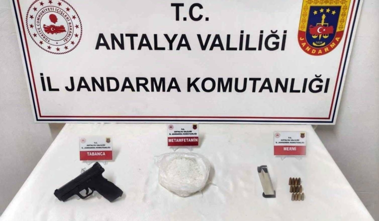 Gazipaşa’da uyuşturucu ve kaçak silah operasyonu