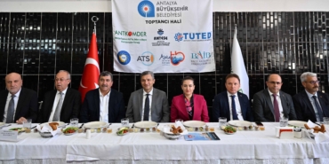 Özdemir: Hal esnafı ve üreticilerimizin yanında olmaya devam edeceğiz