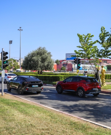 62’nci Altın Portakal Film Festivali öncesi 62 Venüs heykeli, kenti süslemeye başladı