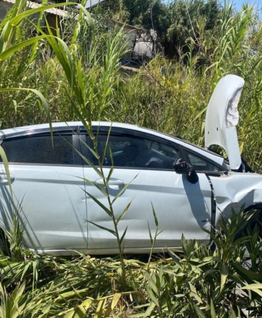 Şarampolden yuvarlanan otomobilin sürücüsü yaralandı