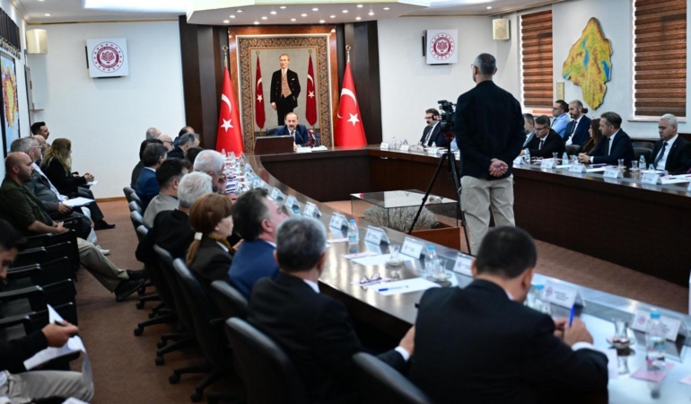 Vali Erin: Isparta birinci değil