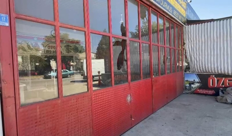 Kardeşlerin iş yerlerine pompalı tüfekli saldırı