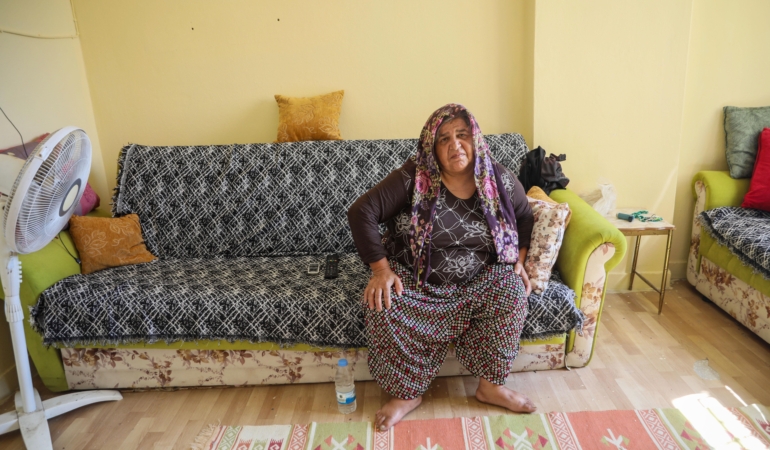 Yıkılacak binada bir başına yaşayan kadın sokakta kalmaktan kurtuldu