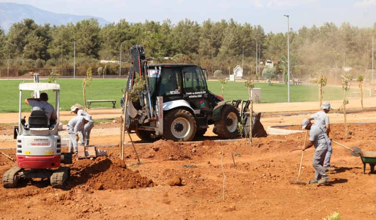 Edip Akbayram Duacı Gençlik Parkı’nda kurakçıl peyzaj düzenlemesi