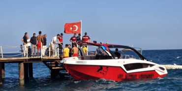 Deniz paraşütü teknesinin çarptığı Rus kadın öldü