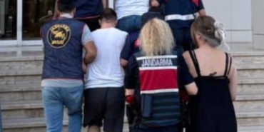 Polisin ‘dur’ ihtarına uymayan otomobildeki 3 şüpheli yakalandı