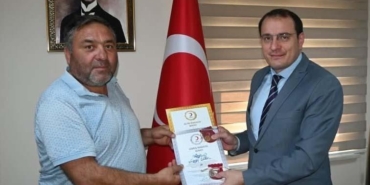 Kan bağışçısına 2 madalya