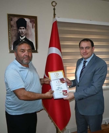 Kan bağışçısına 2 madalya
