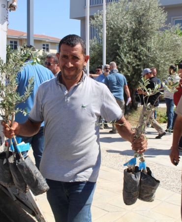 Büyükşehir’den Gazipaşa’da 83 kişiye 1660 fidan desteği
