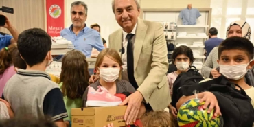 Başkan Kocagöz’den minik kalplere sıcak dokunuş