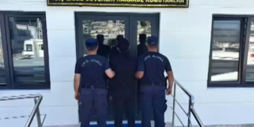 Yüzerek Yunan adasına kaçmaya çalışan firari yakalandı