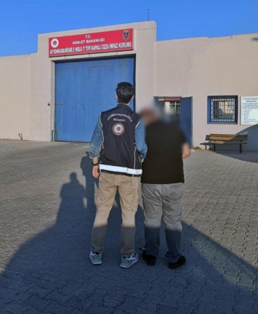 Polisten göçmen kaçakçılığı operasyonu