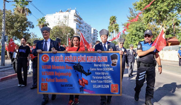 Gaziler Günü’nde Özdemir’den Anma Mesajı