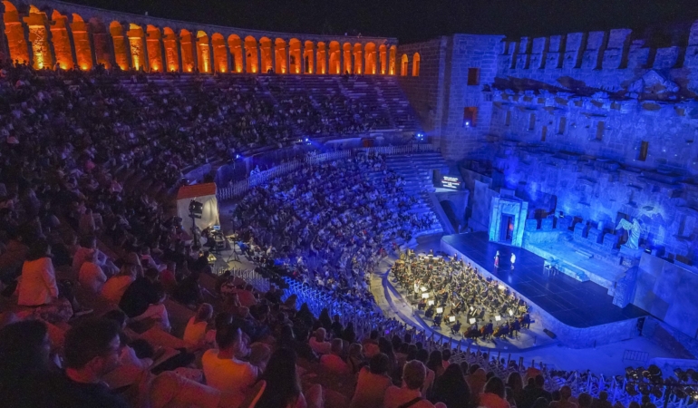 Tarihin kalbinde bir opera efsanesi; Tosca