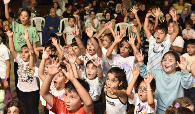 Çocuklar ‘Sahne Kepez’ ile coştu