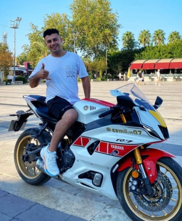 Antalya’da devrilen motosikletin sürücüsü öldü