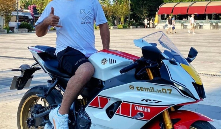 Antalya’da devrilen motosikletin sürücüsü öldü