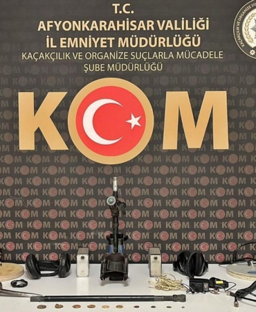 Defineciler yakalandı