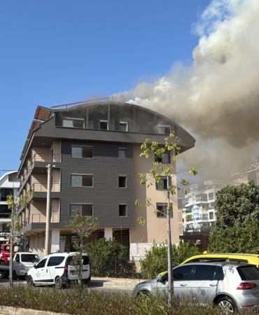 Çatı katındaki yangın büyümeden söndürüldü