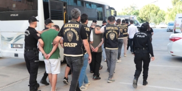 Antalya ve İstanbul’da silahlı suç örgütüne eş zamanlı operasyon: 2 tutuklama